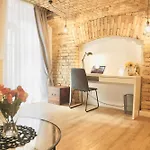 Tomy Old Town Appartement *