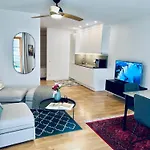Tomy Old Town Appartement