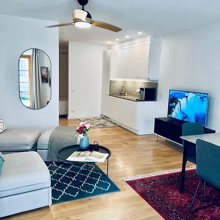 Tomy Old Town 公寓